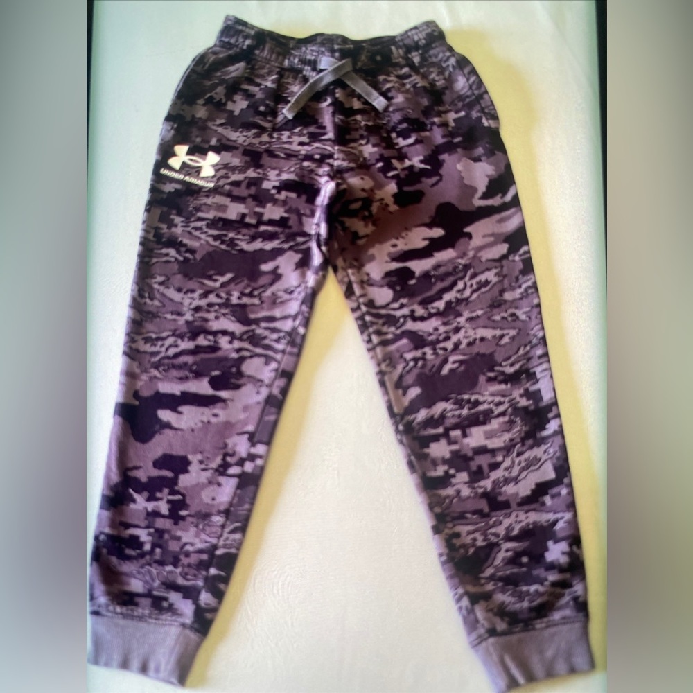 Under Armor Youth Camo Joggers with drawstring